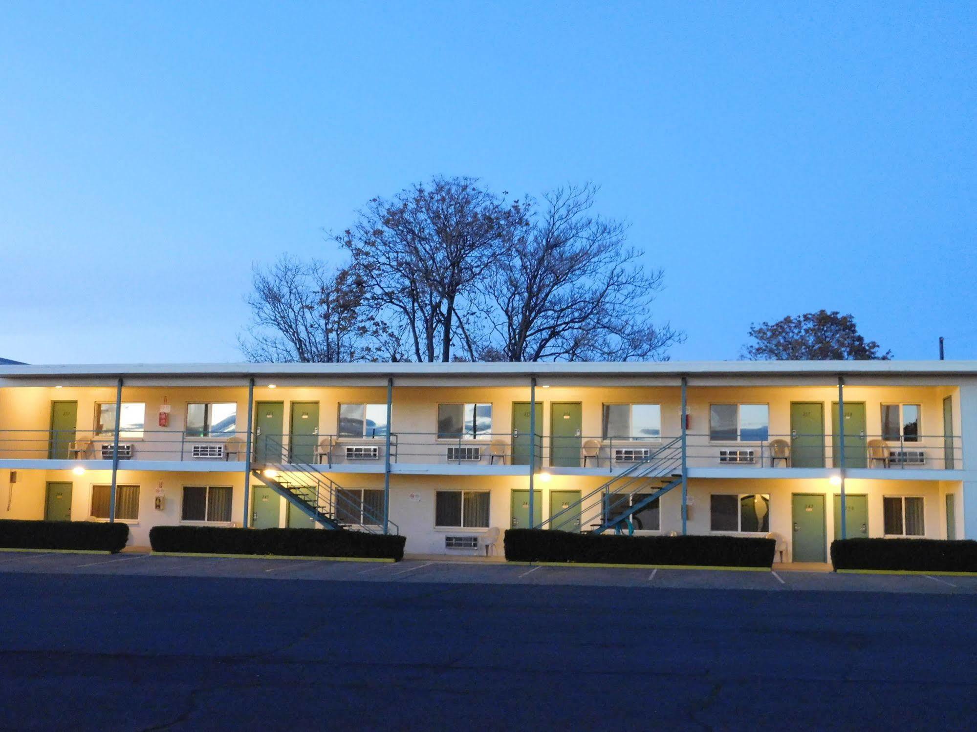 Capri Motel Walla Walla Eksteriør billede